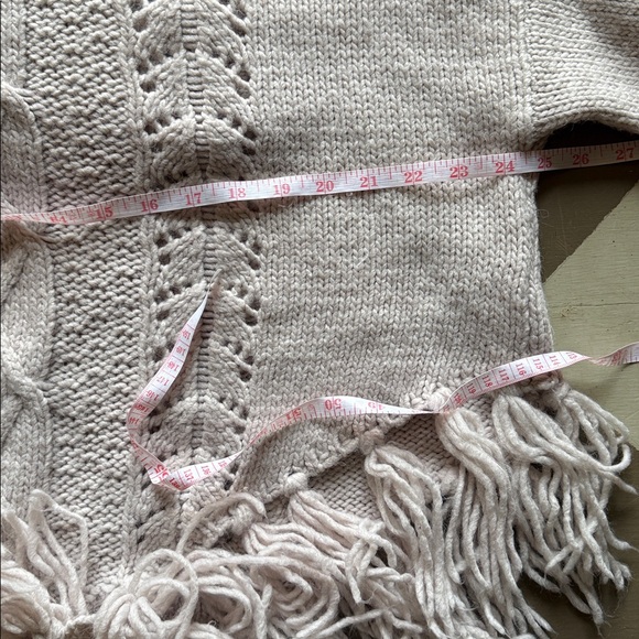 Cupcakes and Cashmere Prilla Fringe Cowl Neck Sweater wide sleeve ~ Latte Sz L - Picture 11 of 12